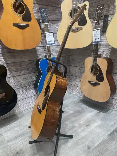 Martin Guitars - 000-18 2